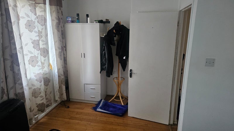 Room Frensham Drive in Greater London
