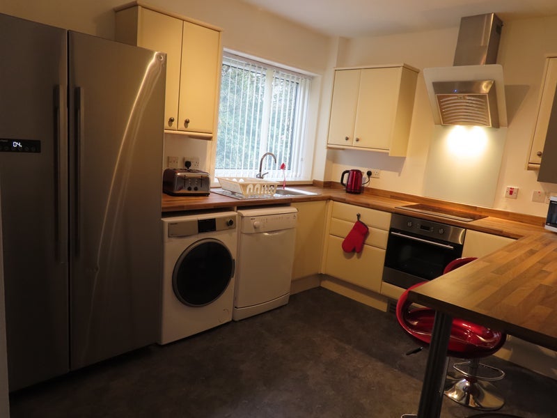 Room Stratford Road in Shirley