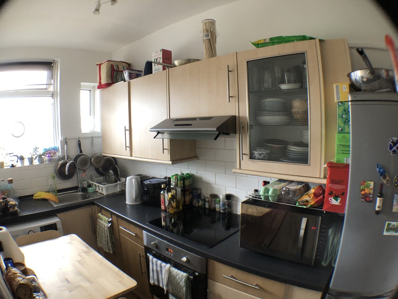 Flat Cathnor Road in Greater London