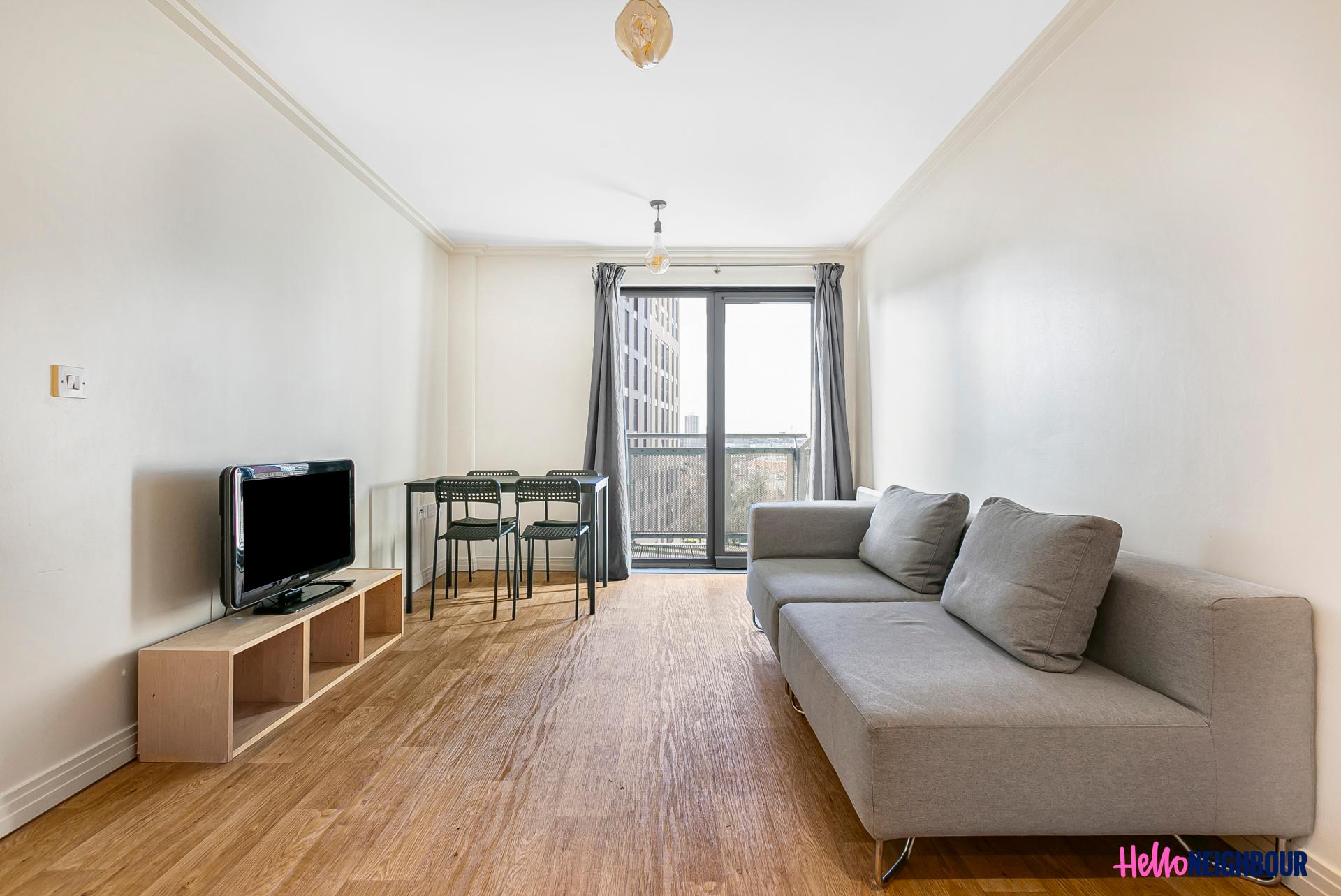 Flat Victoria Road in Greater London