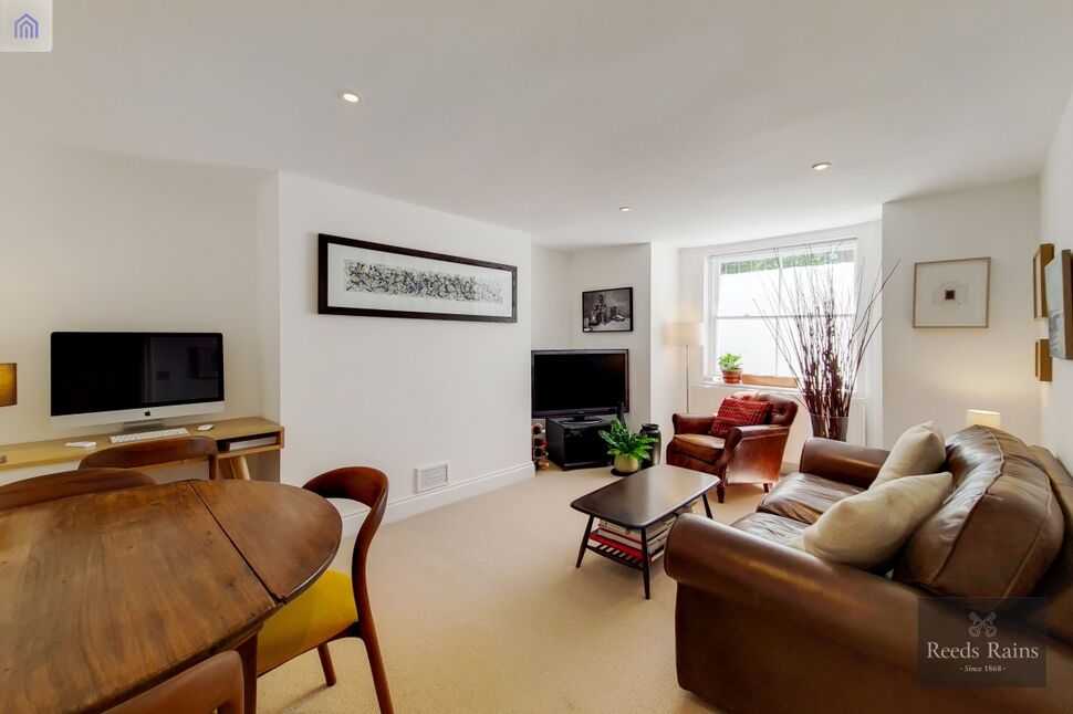 Flat Barkham Terrace in Greater London