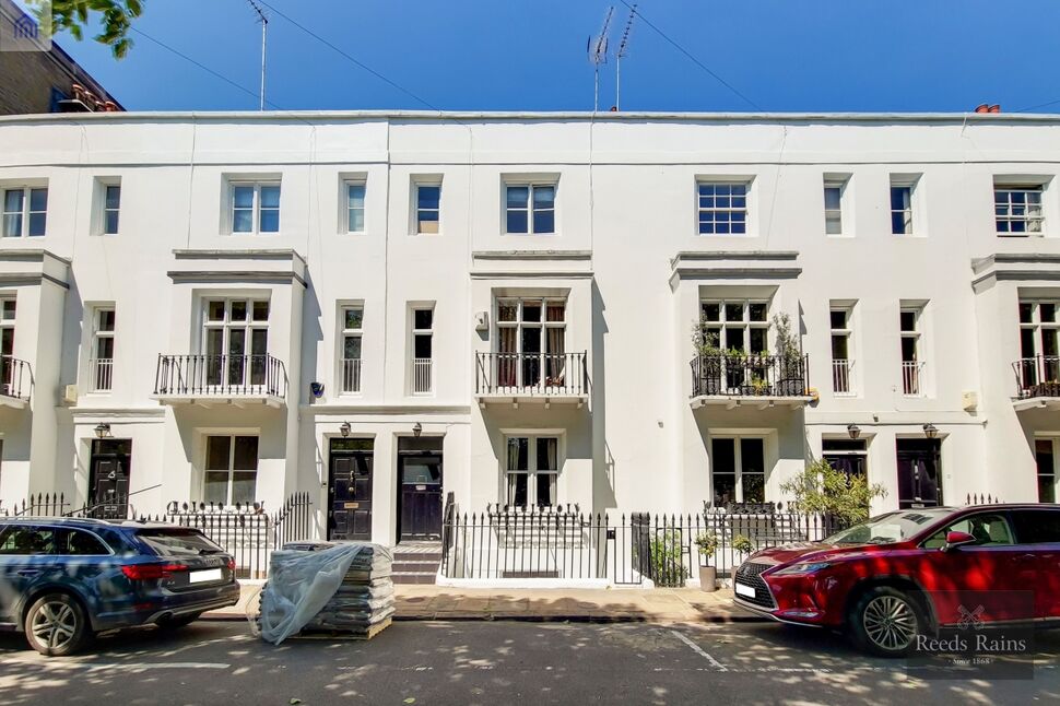 Flat Barkham Terrace in Greater London