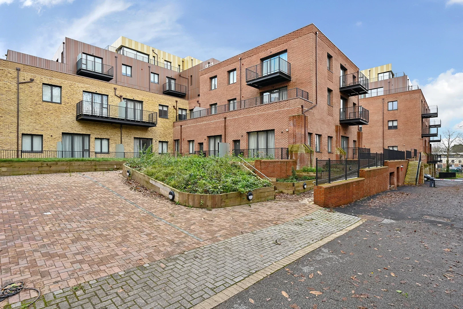 Flat Farnborough Road in Rushmoor