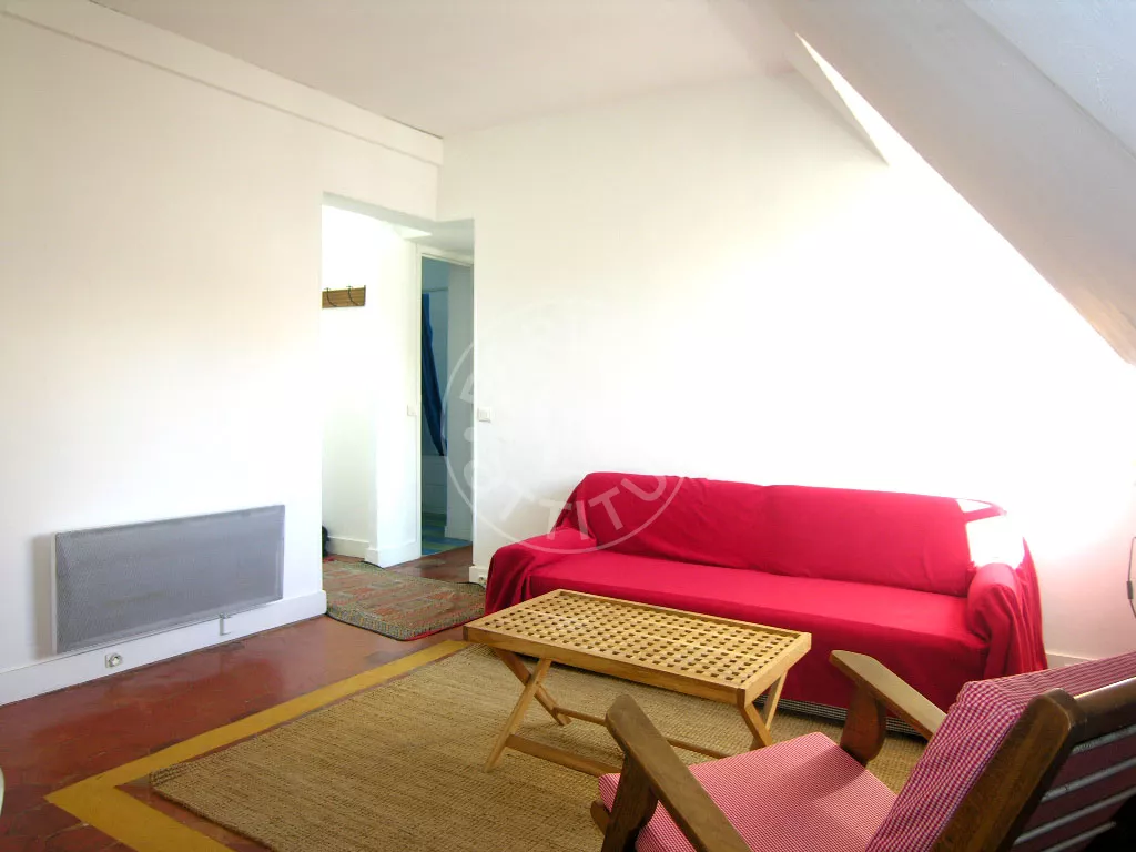 Flat Rue Mademoiselle in Paris