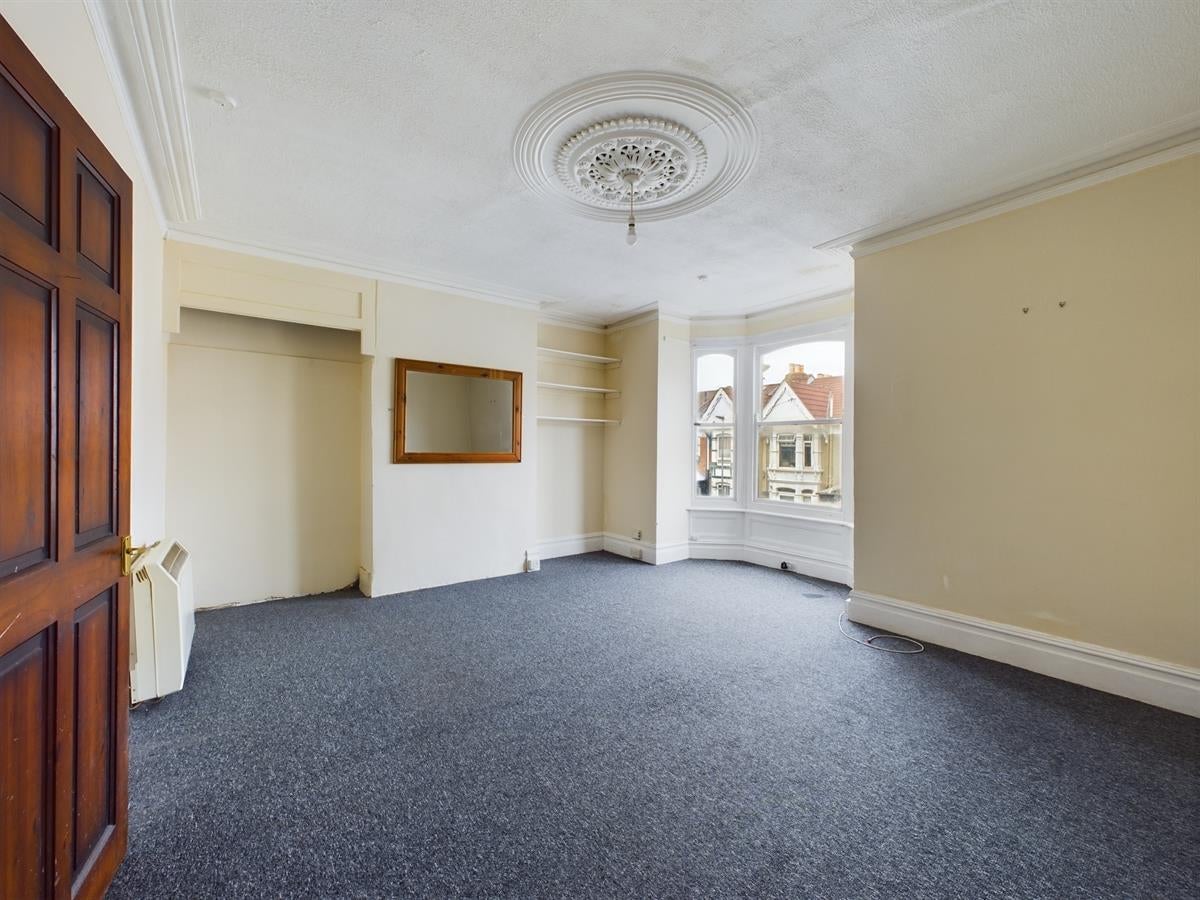 Flat Shadwell Road in Portsmouth