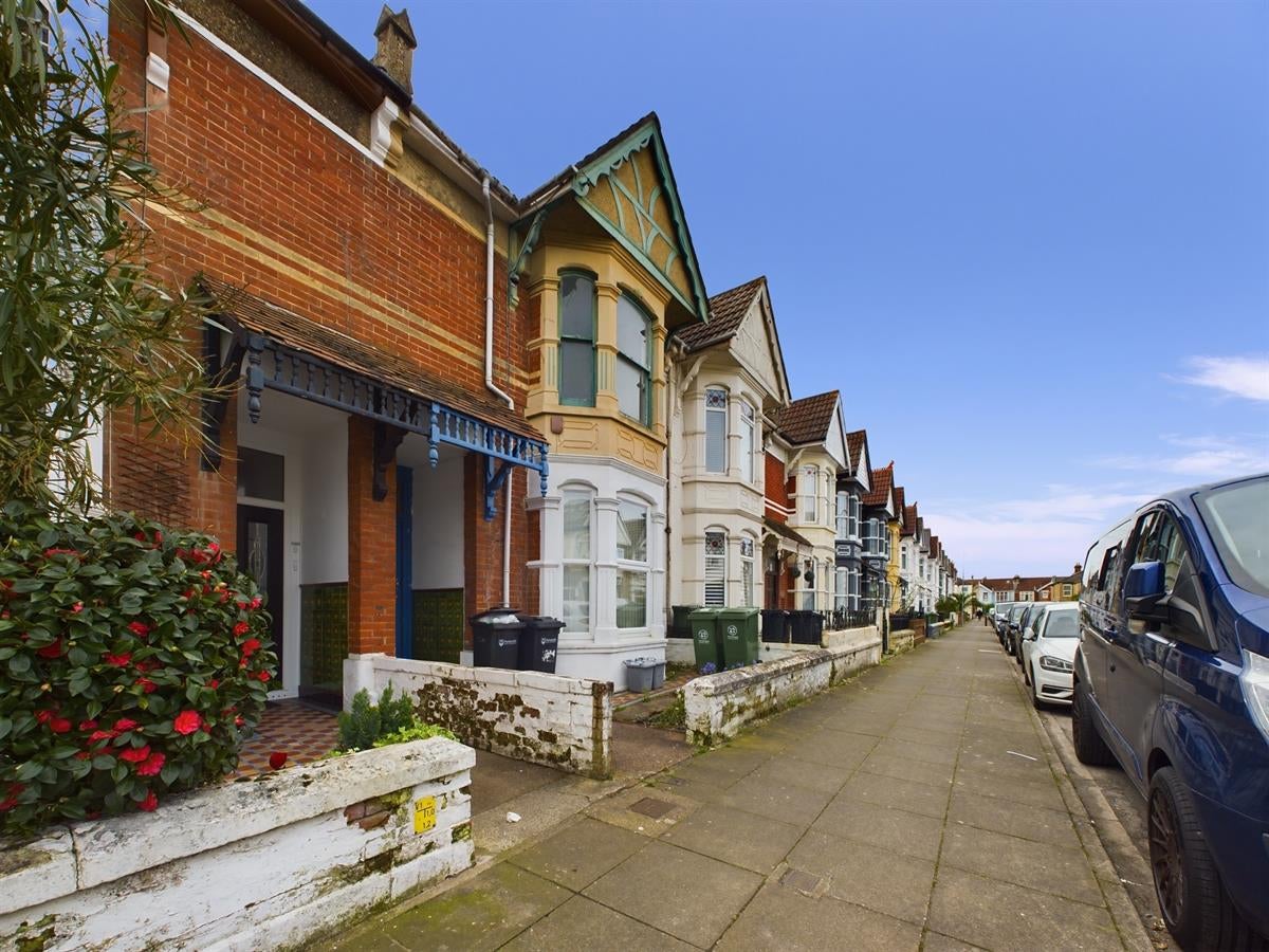 Flat Shadwell Road in Portsmouth