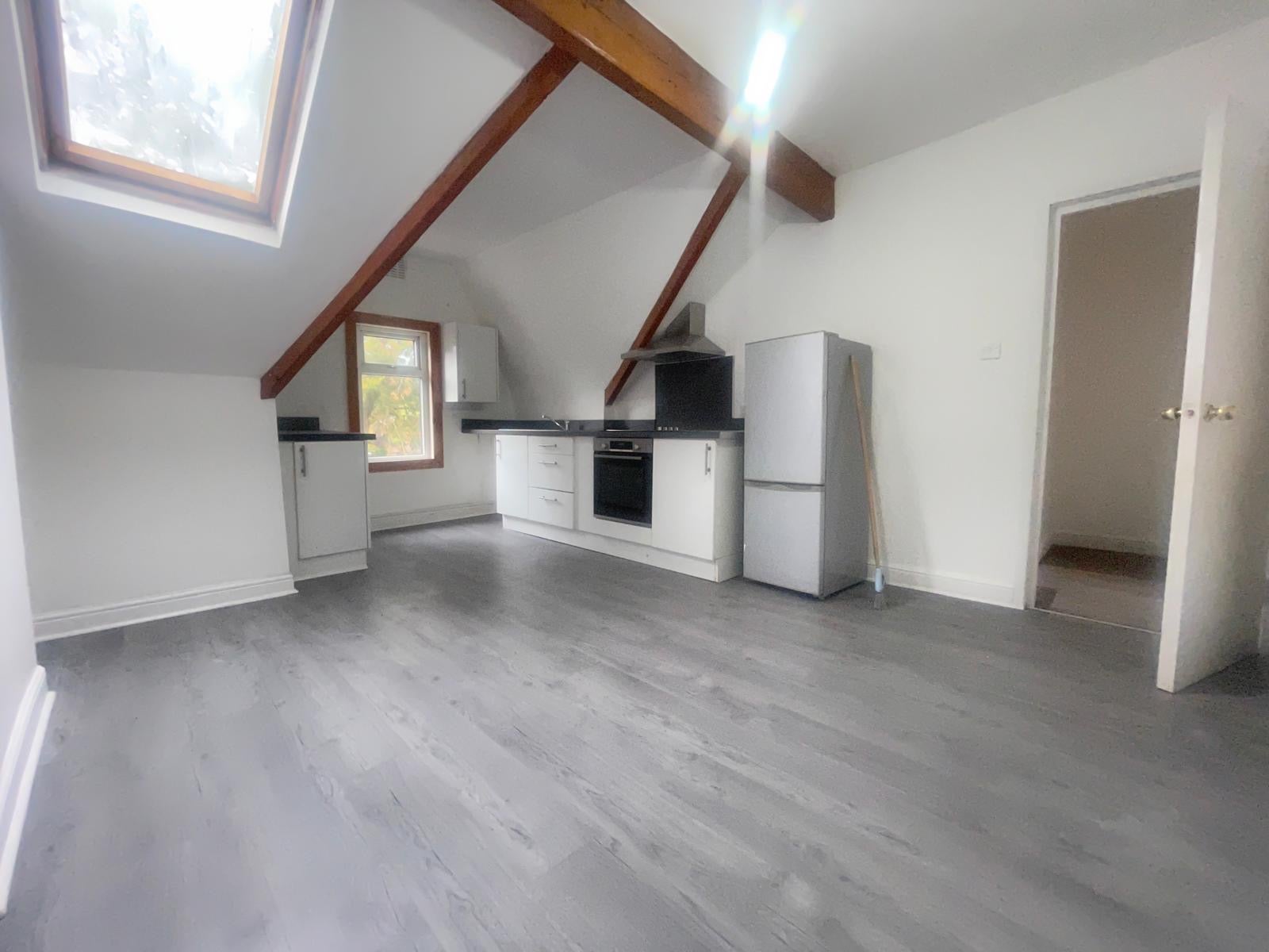 Flat Harehills Avenue in Leeds