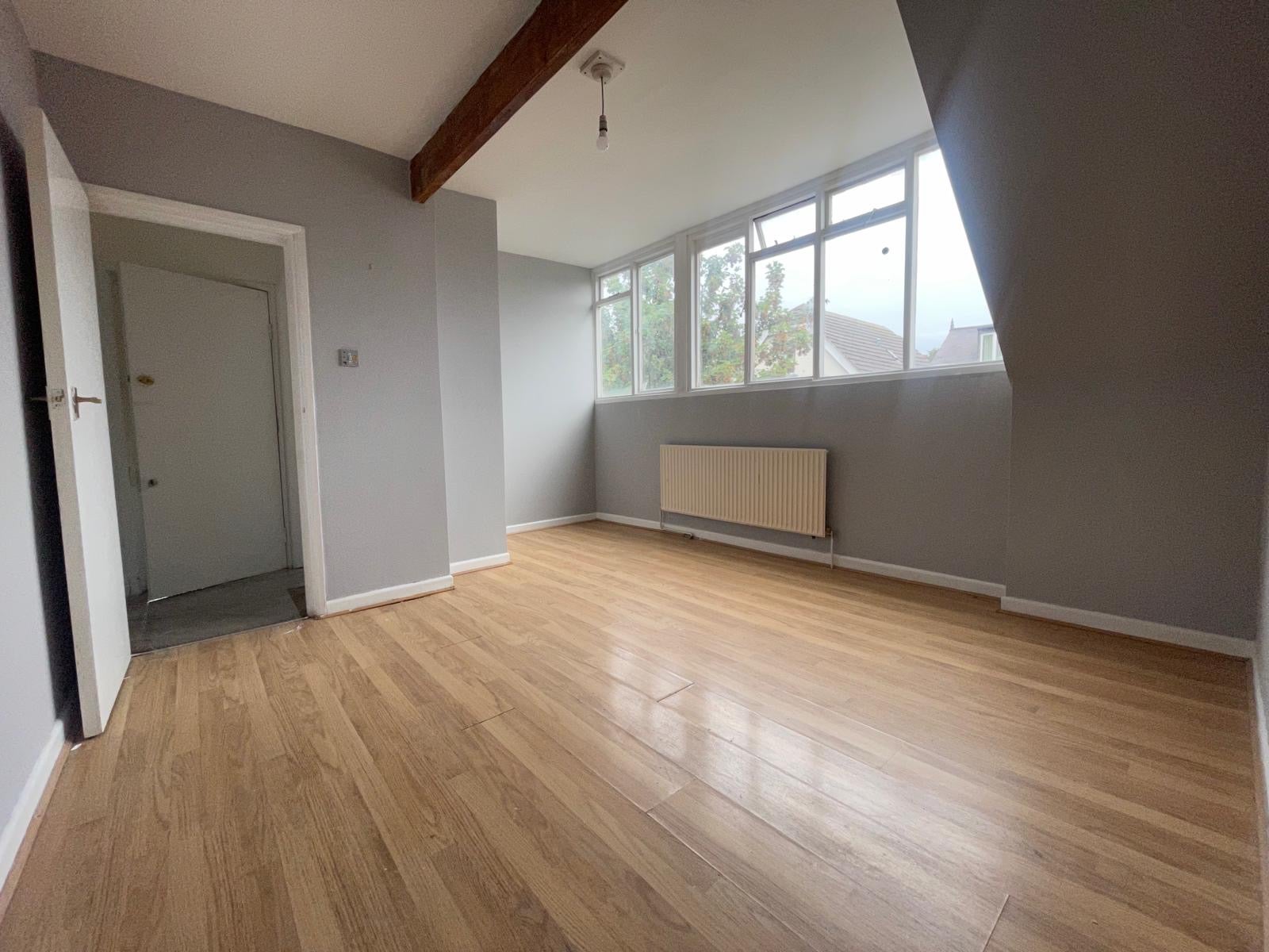 Flat Harehills Avenue in Leeds
