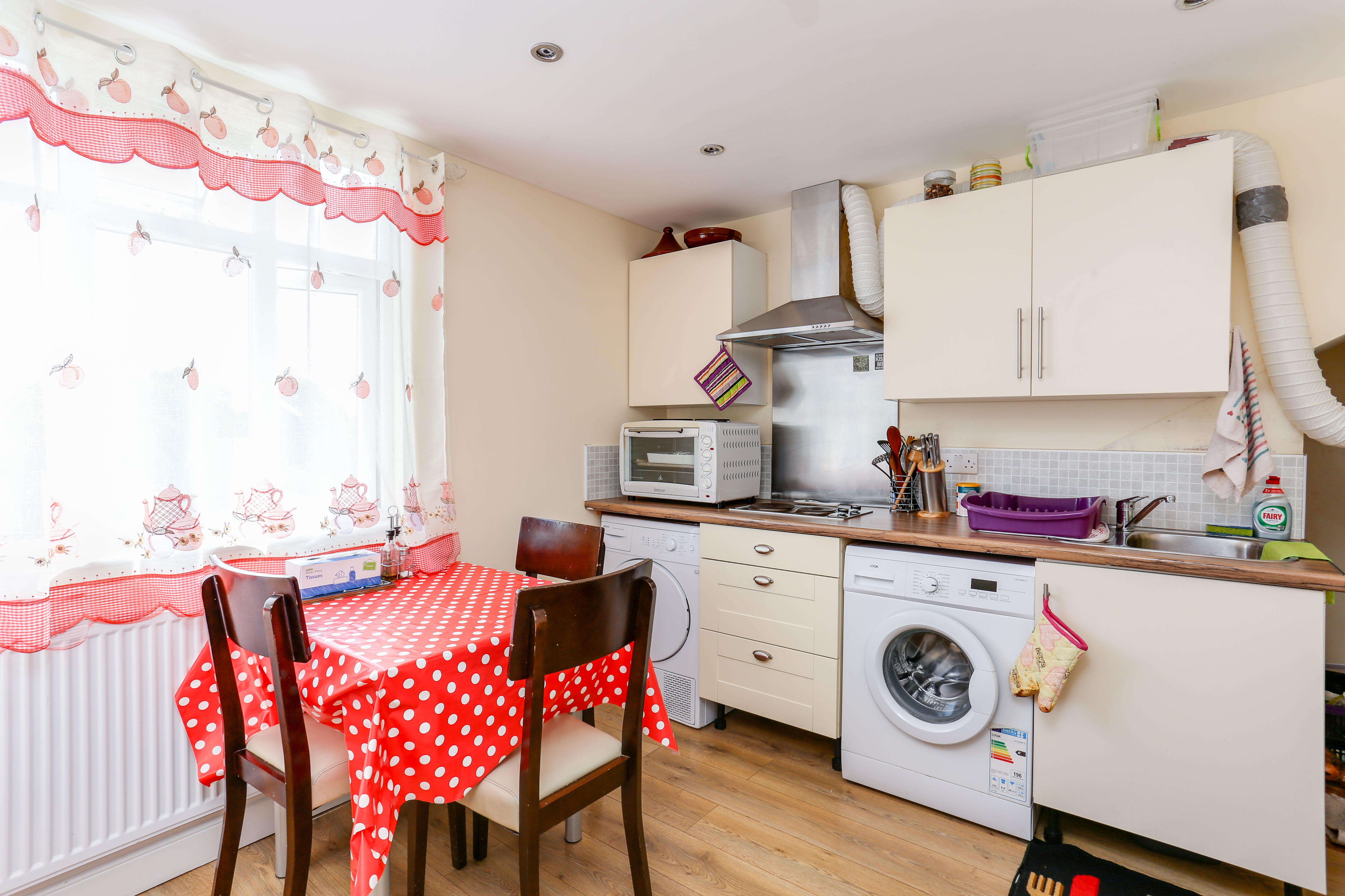 Room Boston Road in Greater London