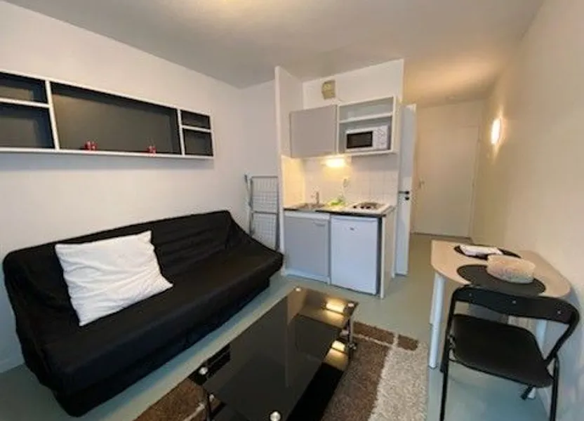 Room Porte de l'Europe in Caen