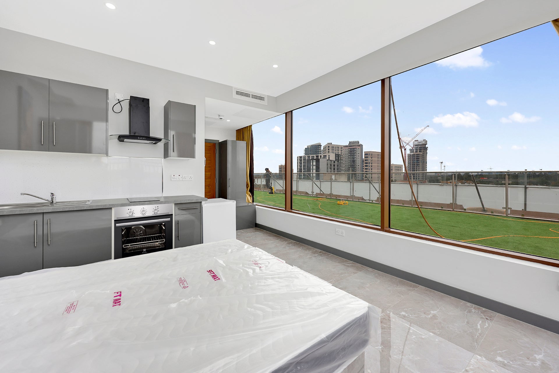 Flat Cranbrook Road in Greater London