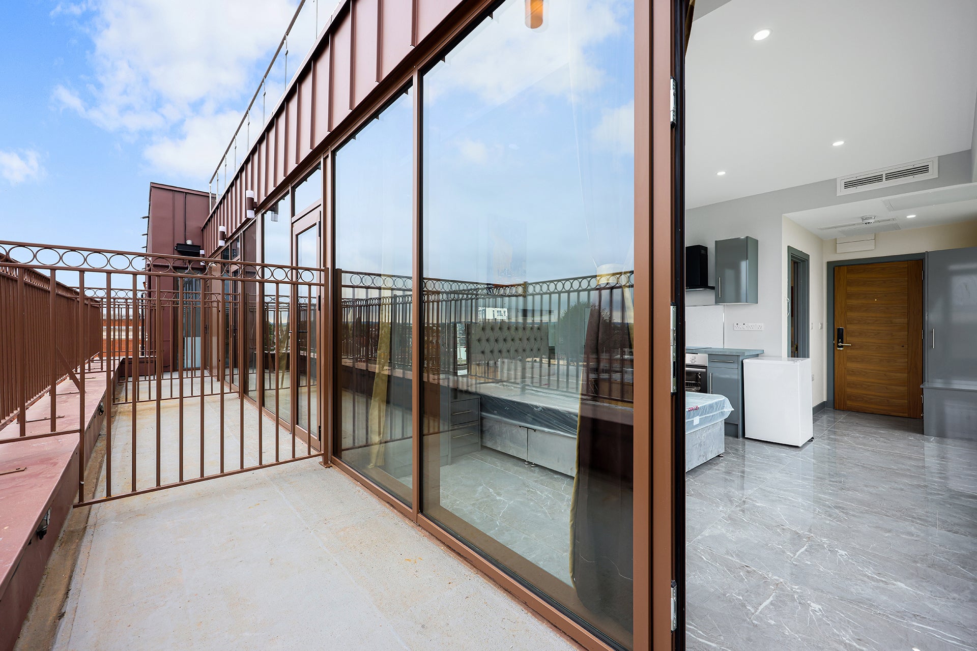 Flat Cranbrook Road in Greater London