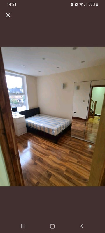 Room Caistor Park Road in Greater London
