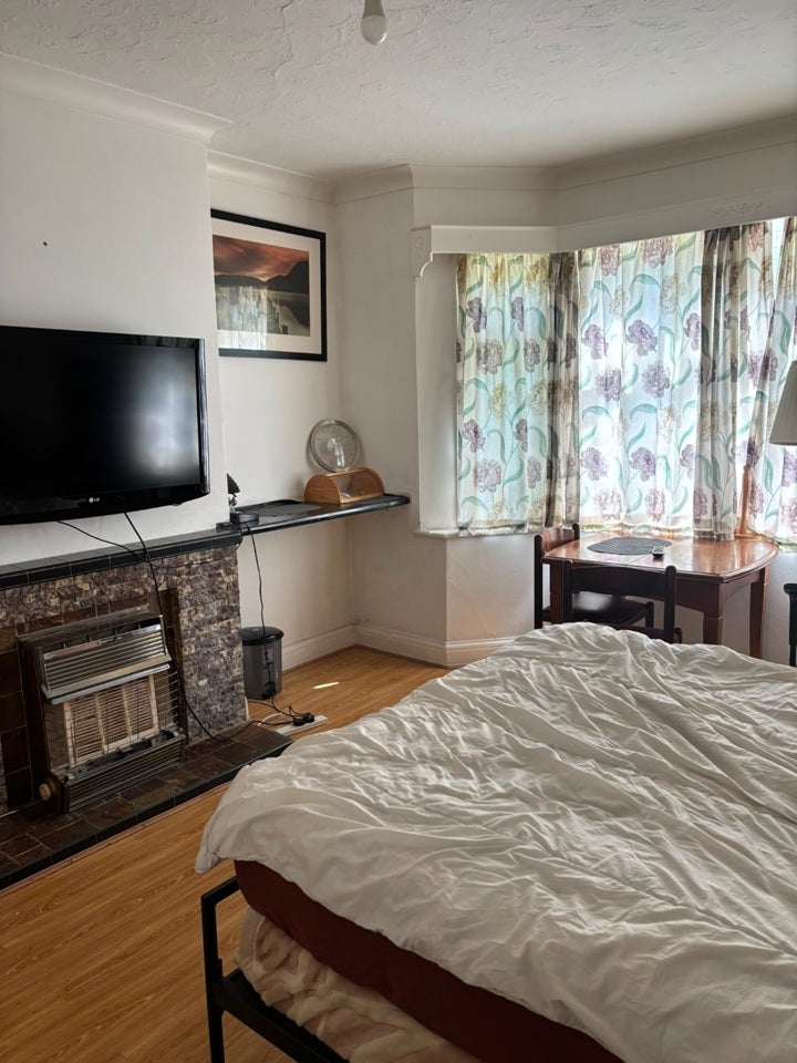 Room Canning Crescent in Greater London