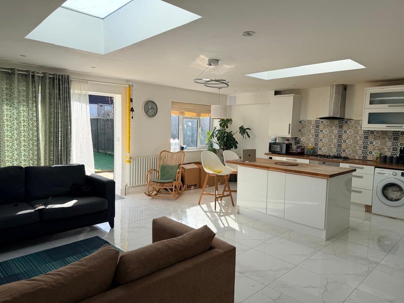 Room Nigeria Road in Greater London