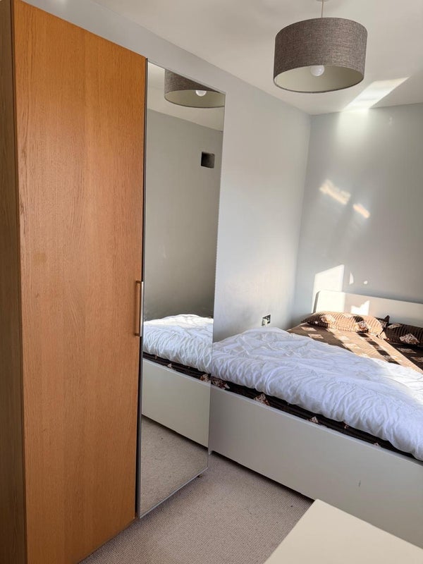 Room Nigeria Road in Greater London