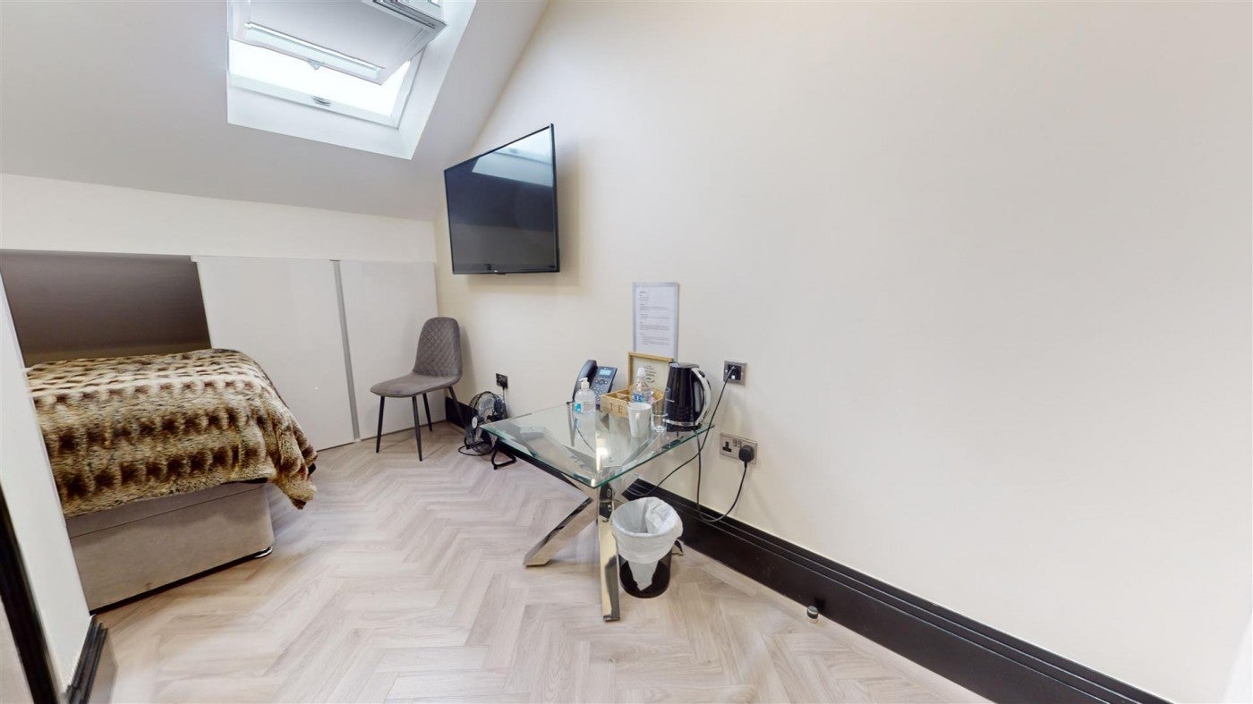 Room Stanley Street in Southport