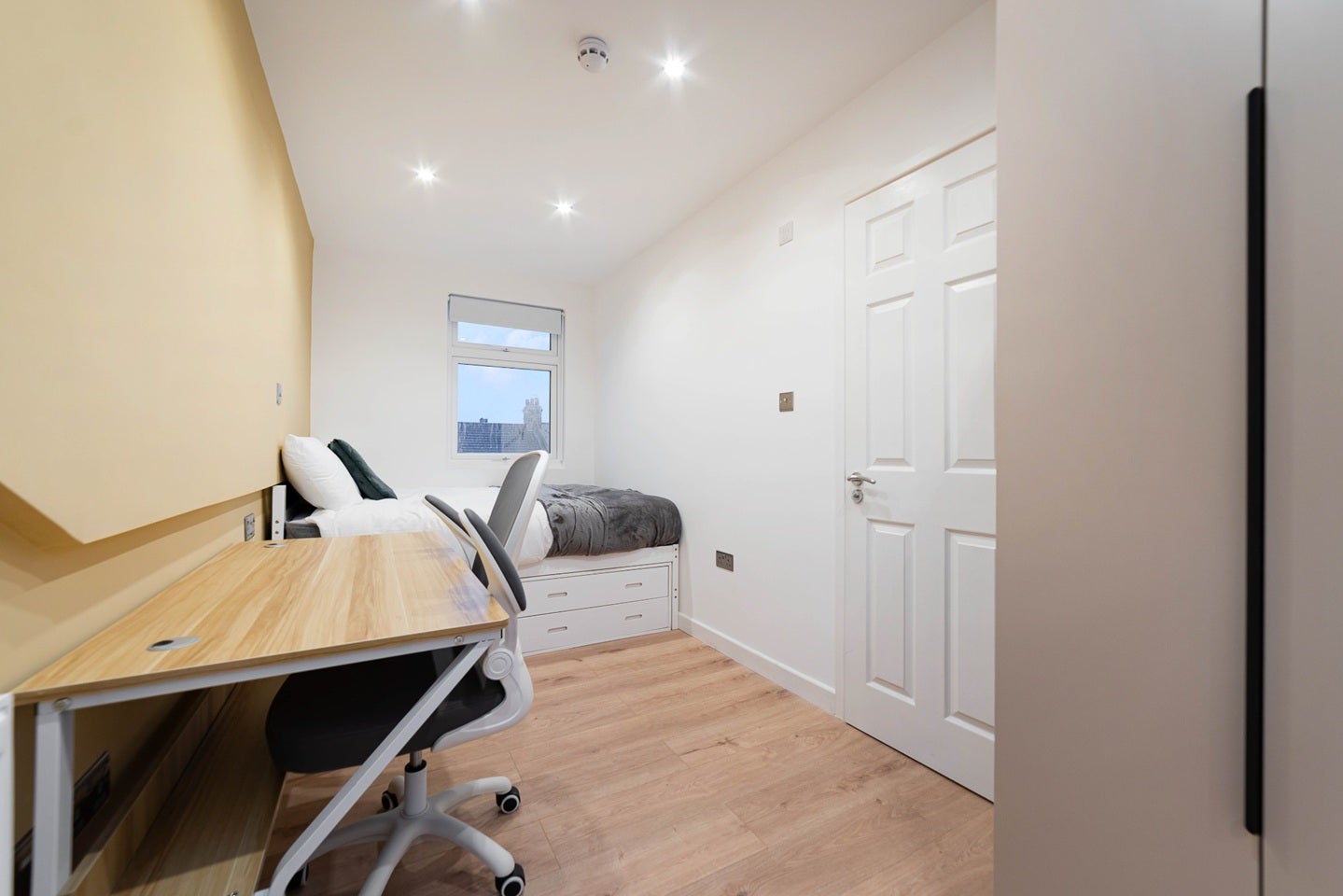 Room Beulah Road in Greater London