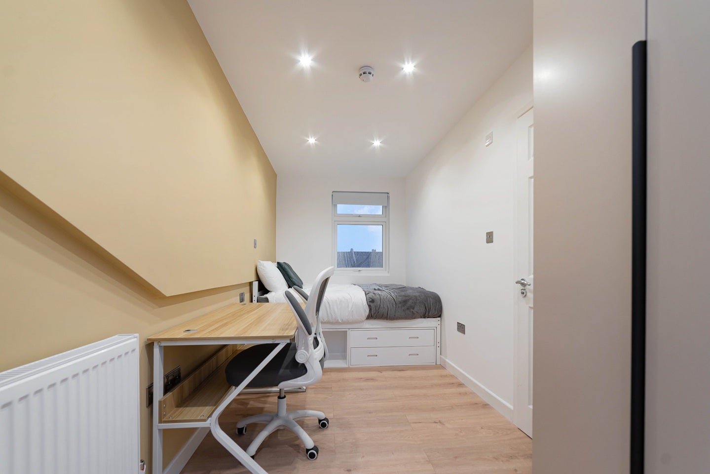 Room Beulah Road in Greater London