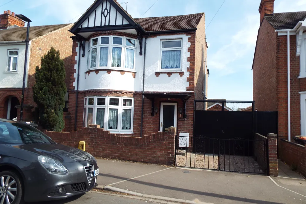 House Winifred Road in Bedford