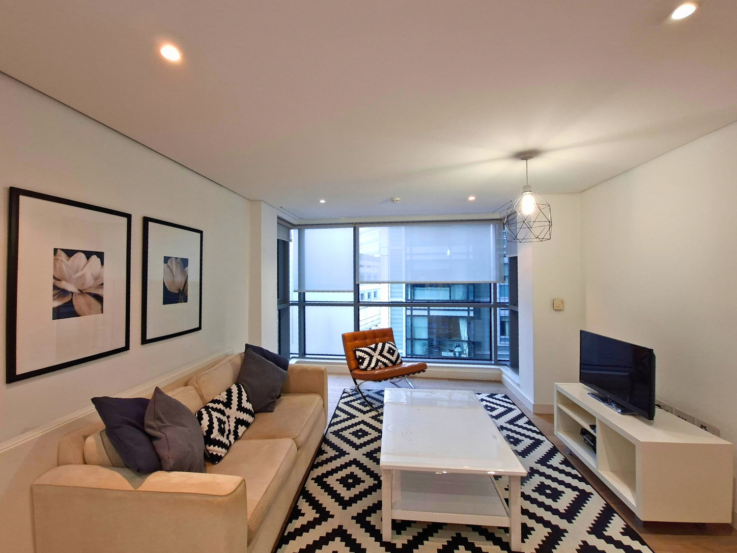 Flat Merchant Square in City of Westminster