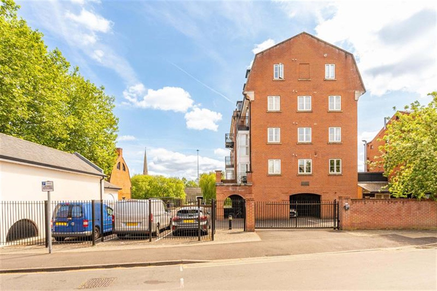 Flat Fobney Street in Reading