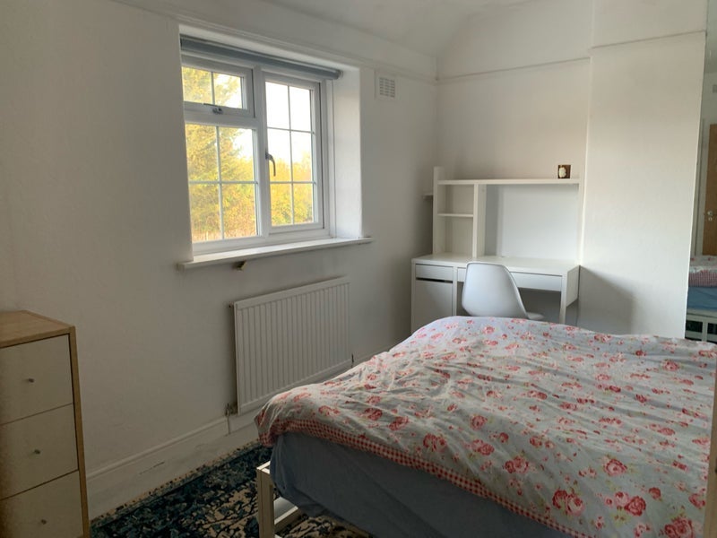 Room Tamarisk Square in Greater London