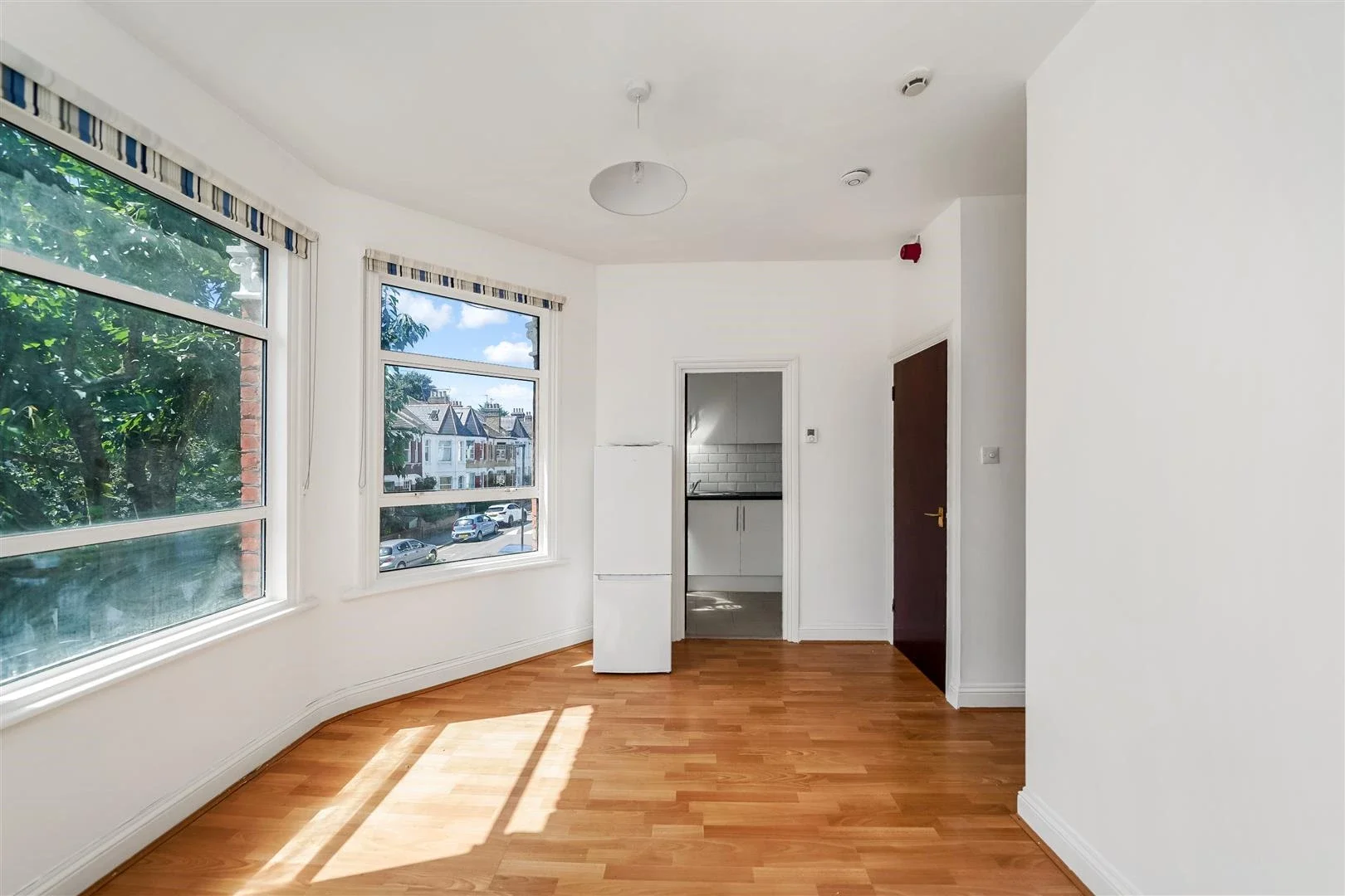 Flat Lausanne Road in Greater London