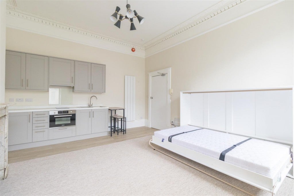 Flat Evesham Road in Cheltenham