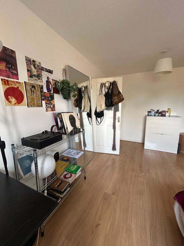 Room Trefil Walk in Greater London