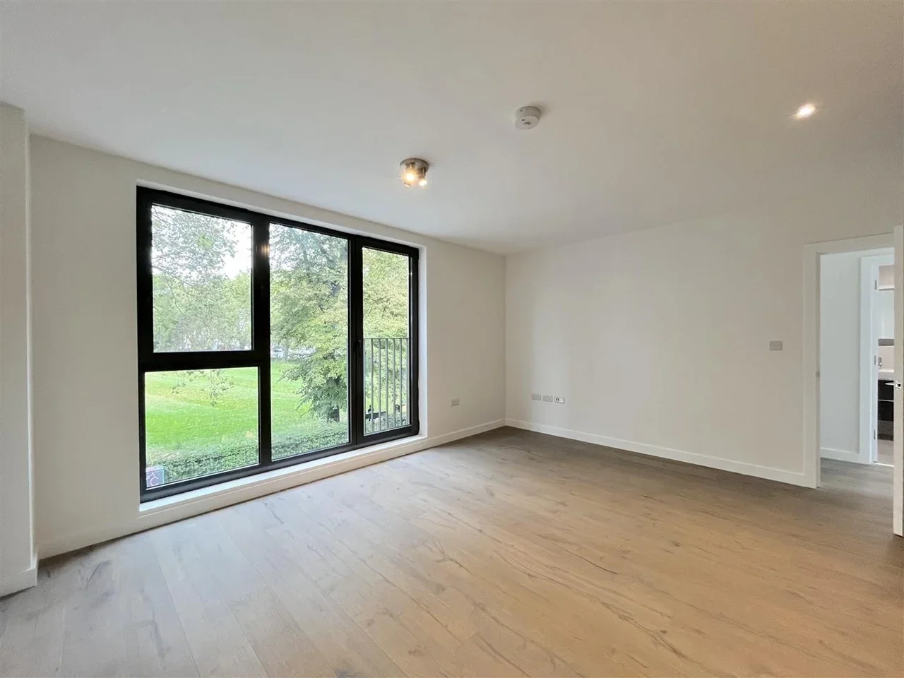 Flat Frobisher Road in Greater London
