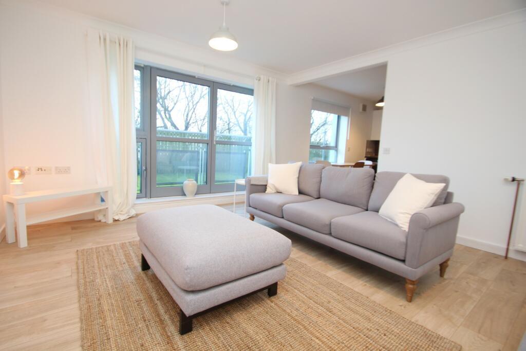 Flat Murano Crescent in Glasgow