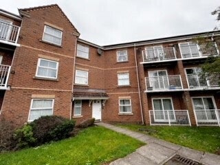 Flat Kilderkin Court in Coventry