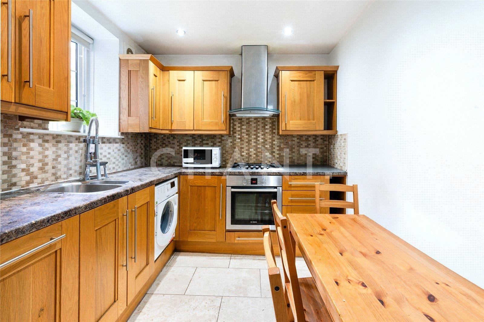Flat Cranleigh Street in Greater London