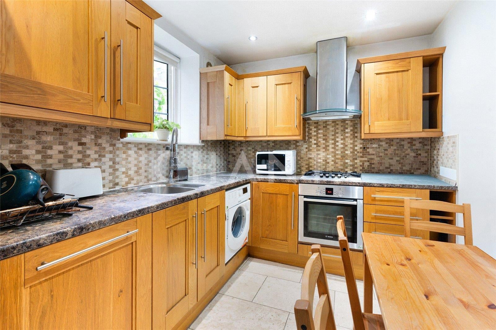 Flat Cranleigh Street in Greater London