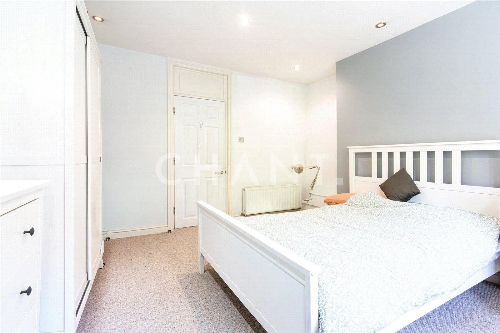 Flat Cranleigh Street in Greater London