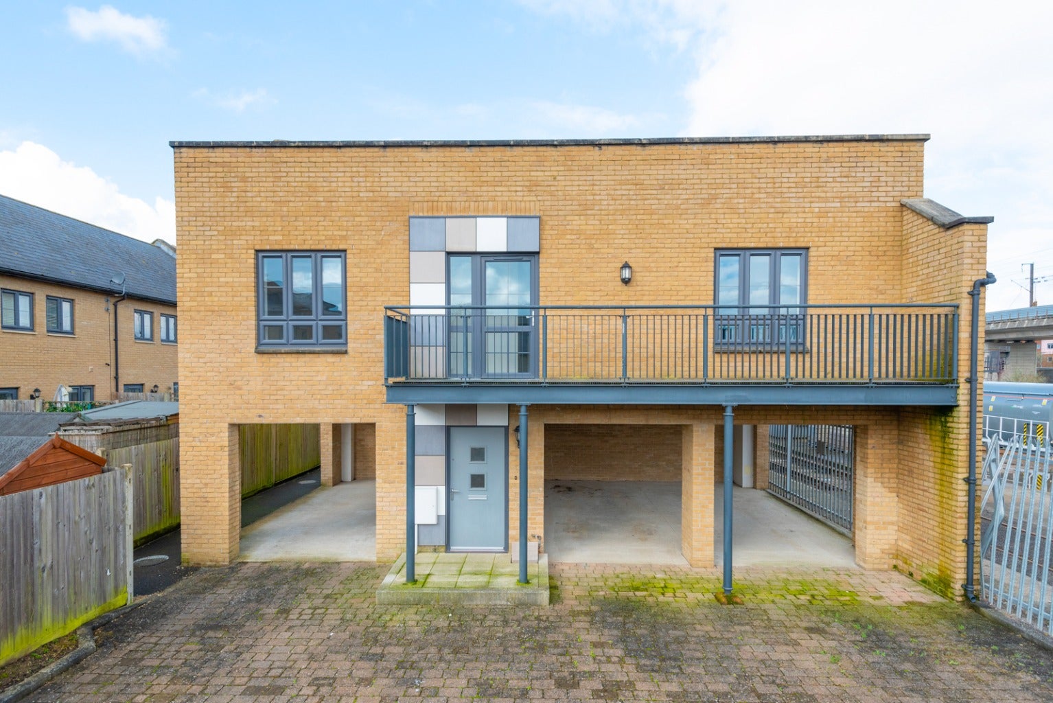 Flat Samuel Peto Way in Ashford