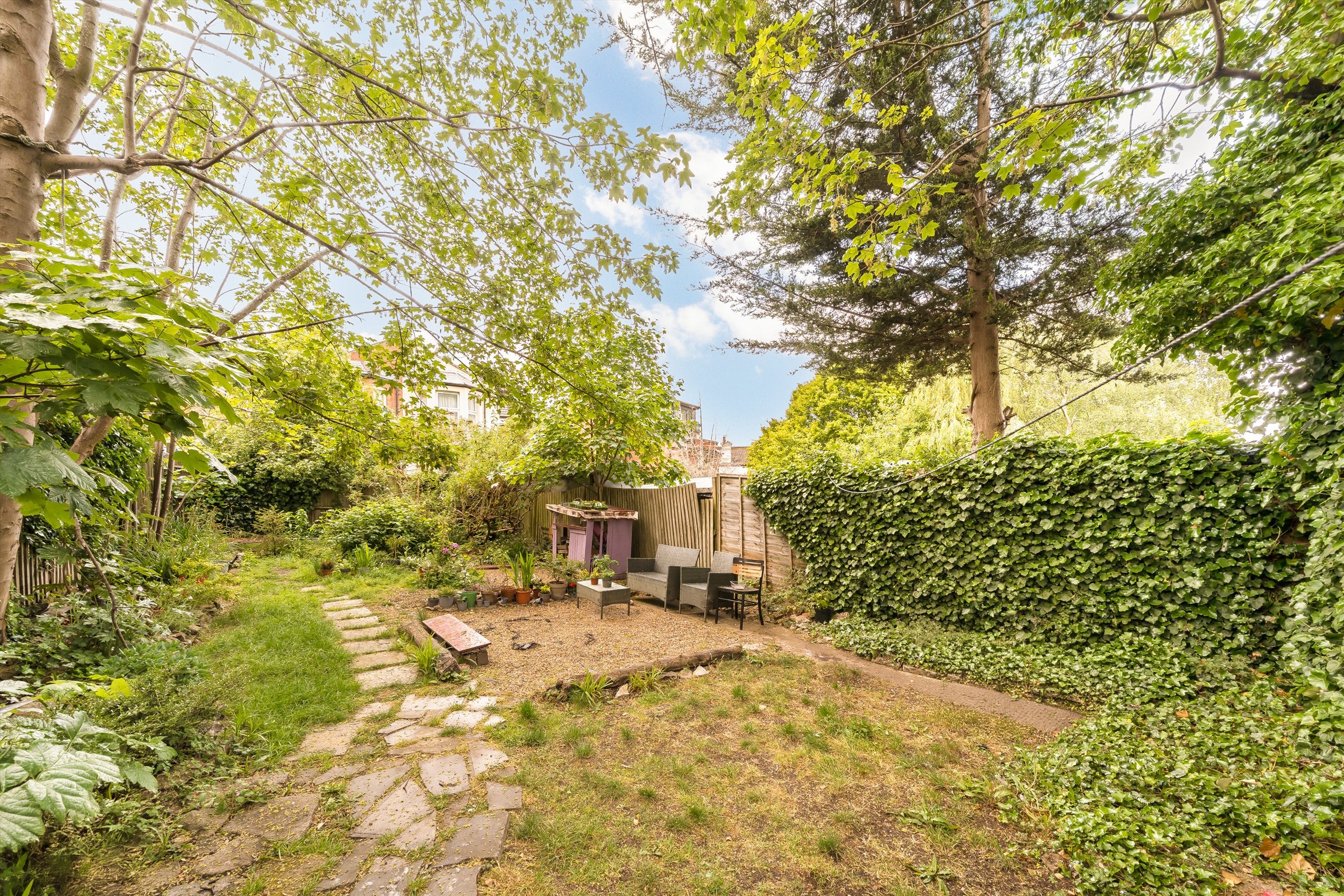 Flat Staverton Road in Greater London