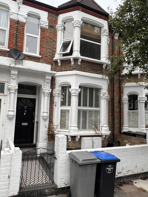 Flat Ashburnham Road in Greater London