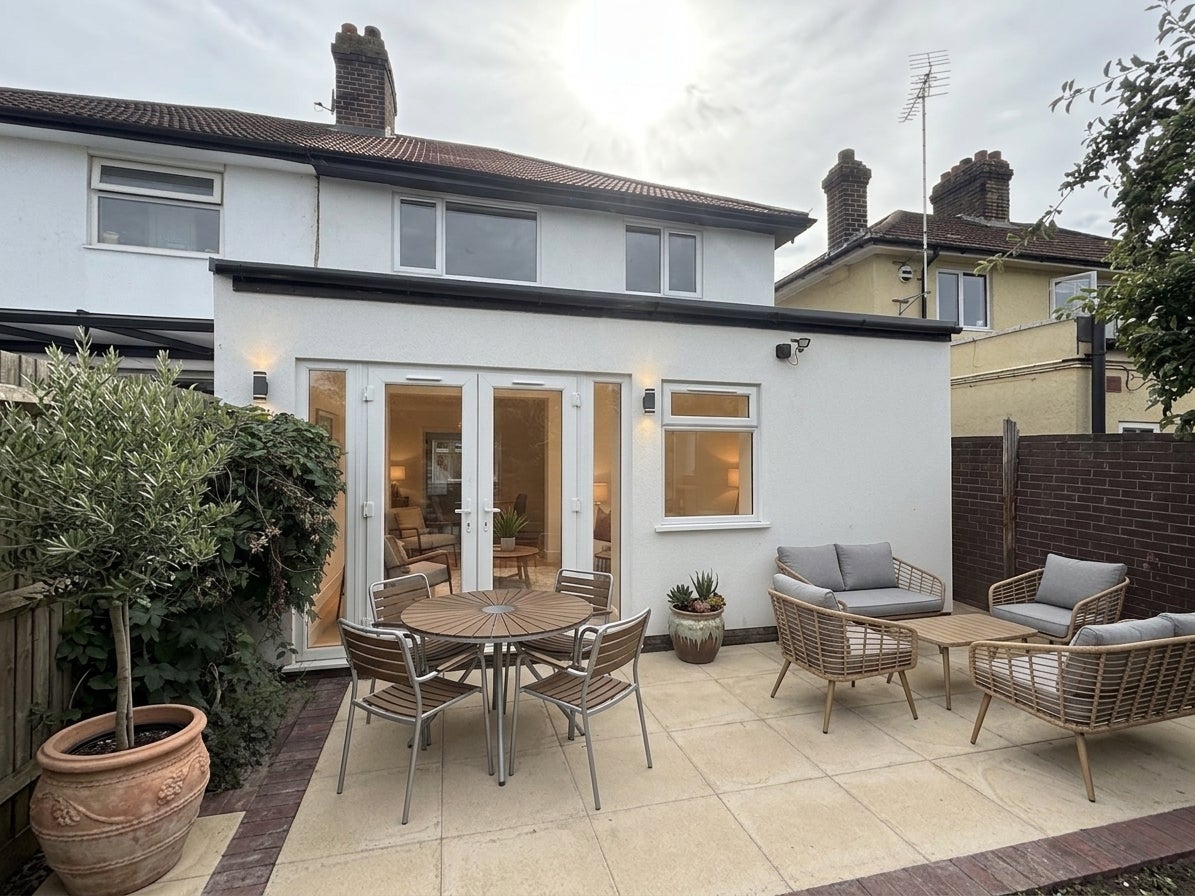 House Blacklands Road in Greater London