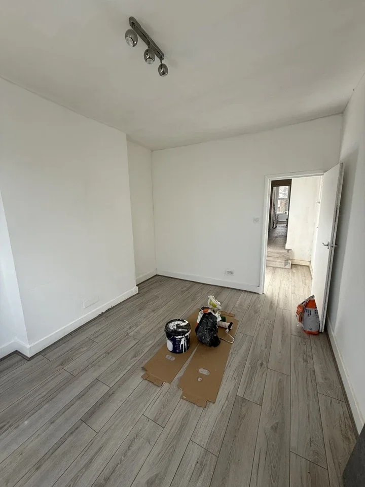 Flat Keston Road in Greater London