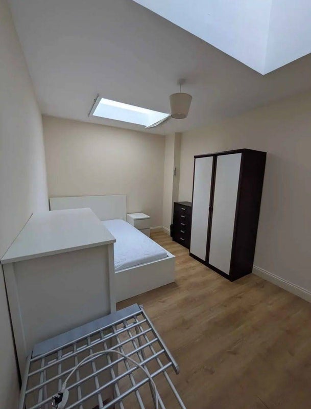 Room Regent Court in Hinckley and Bosworth