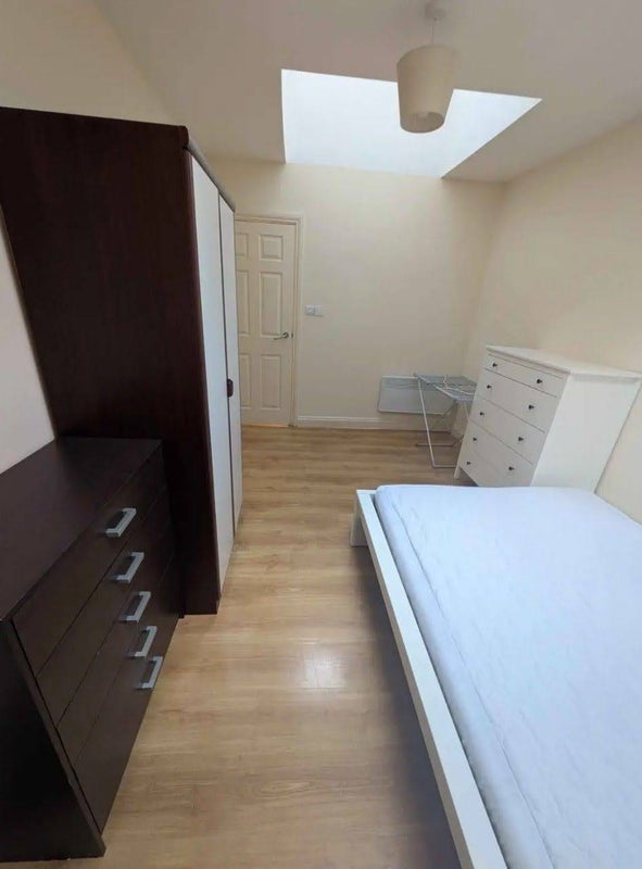 Room Regent Court in Hinckley and Bosworth