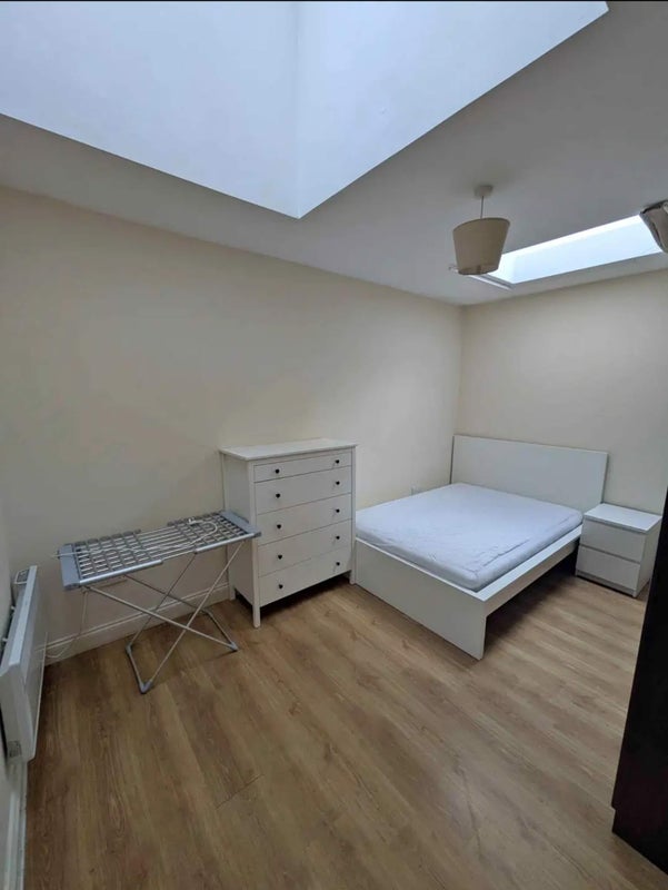 Room Regent Court in Hinckley and Bosworth