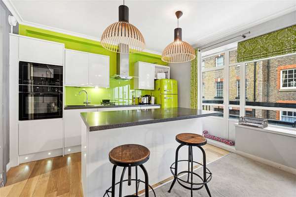 Flat Catherine Place in City of Westminster