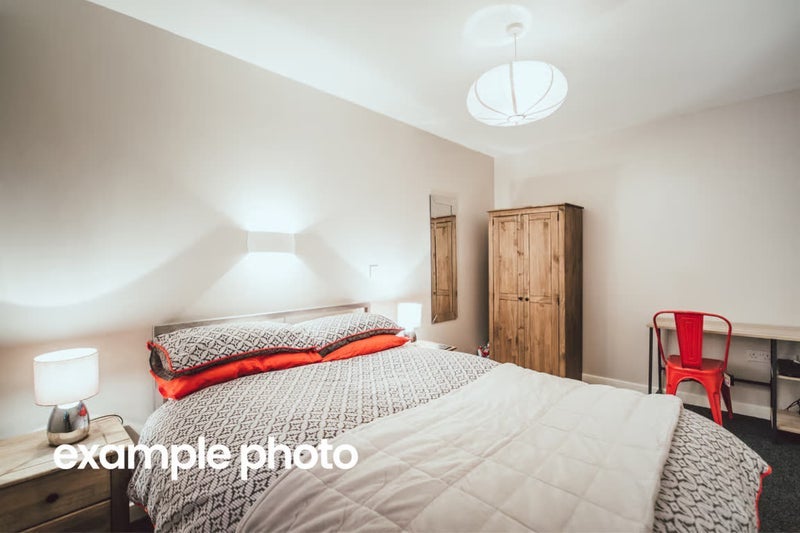 Room Ladybarn Road in Manchester