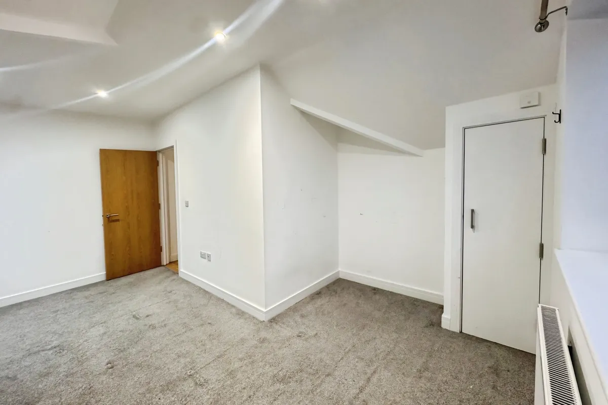 Flat Stafford Road in Greater London