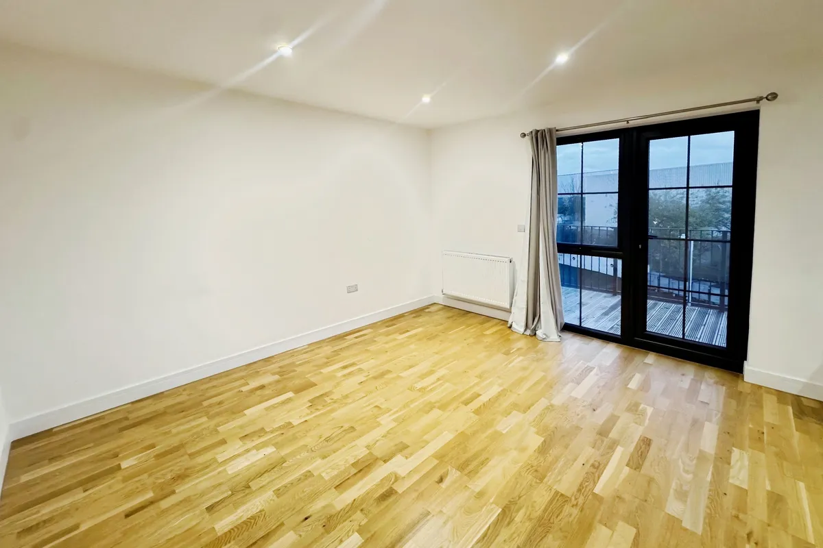 Flat Stafford Road in Greater London