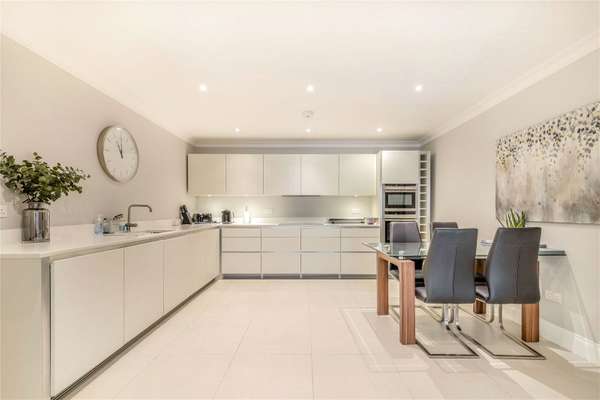 Flat Macclesfield Road in Wilmslow