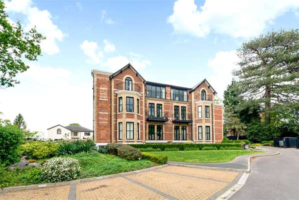 Flat Macclesfield Road in Wilmslow